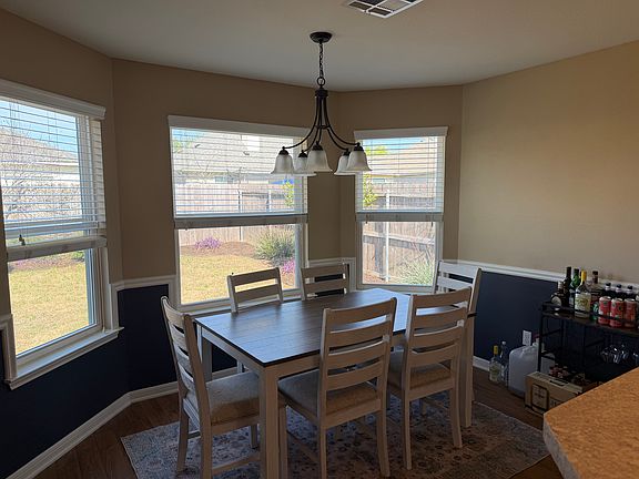 5th image of 1126 Neuberry Cliffe