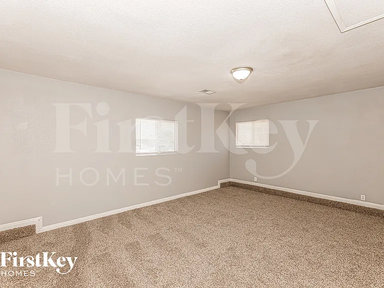 4843 Fairfax Ave — Photo 11