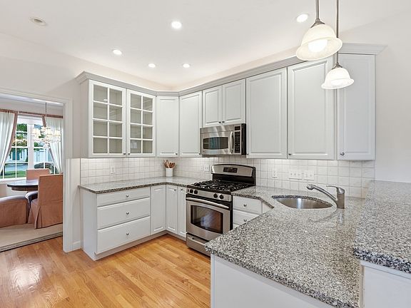 4th image of 68 Braeburn Ln Unit 68