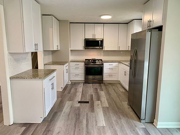 5th image of 841 Donner Ct