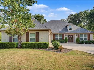 3083 E Stone Mountain Dr, Fayetteville, AR 72701