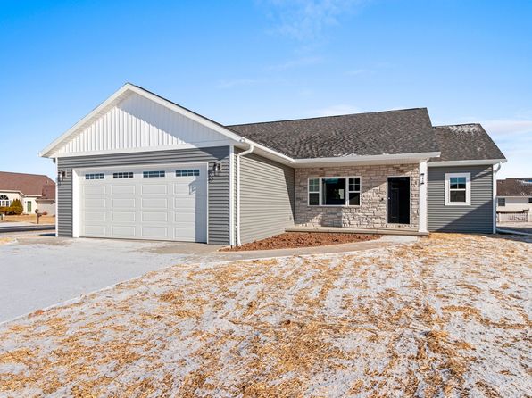 340 Rainbow Ct, Green Bay, WI 54303