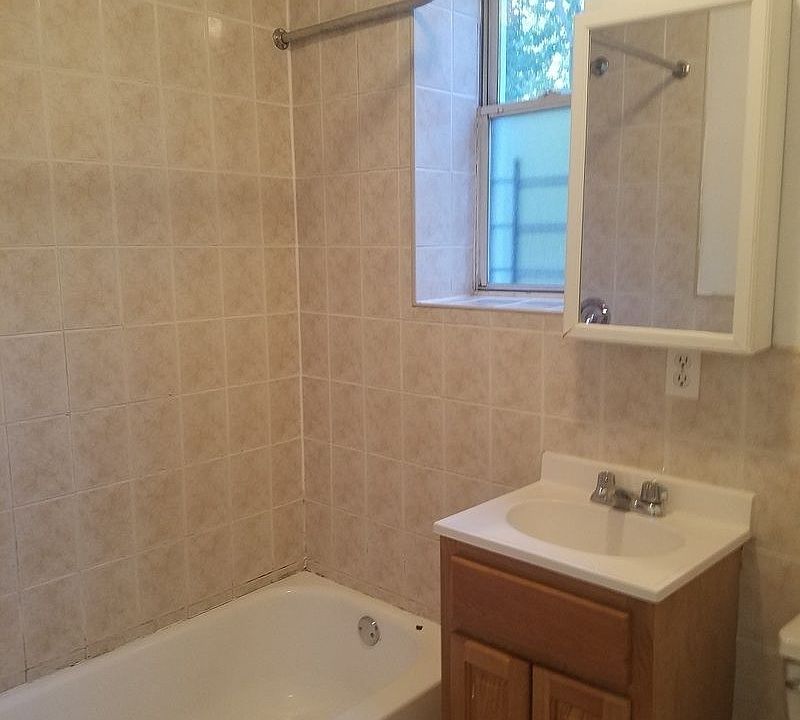 2nd image of 301 Quincy St #2K