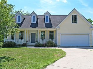 1825 Chapel Woods Dr, Batavia, OH 45103