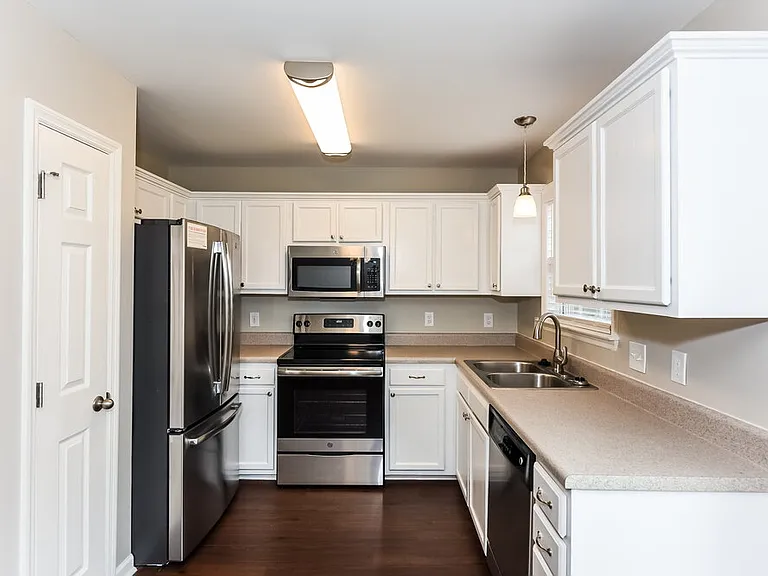 2838 Candlewicke Dr — Photo 6