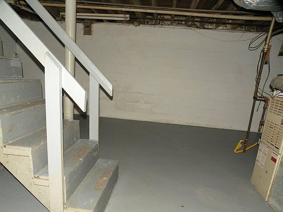 5th image of 1947 N Bosart Ave