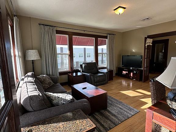 3rd image of 2403 2nd Ave N APT 7