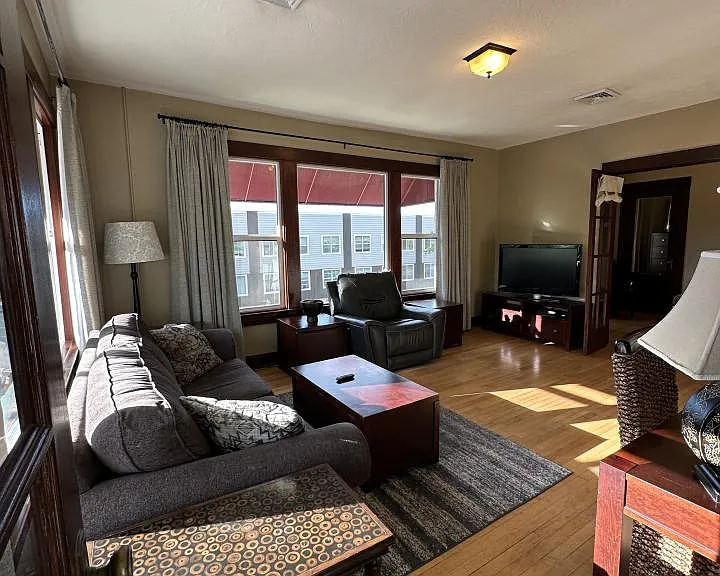 2403 2nd Ave N #7 — Photo 3