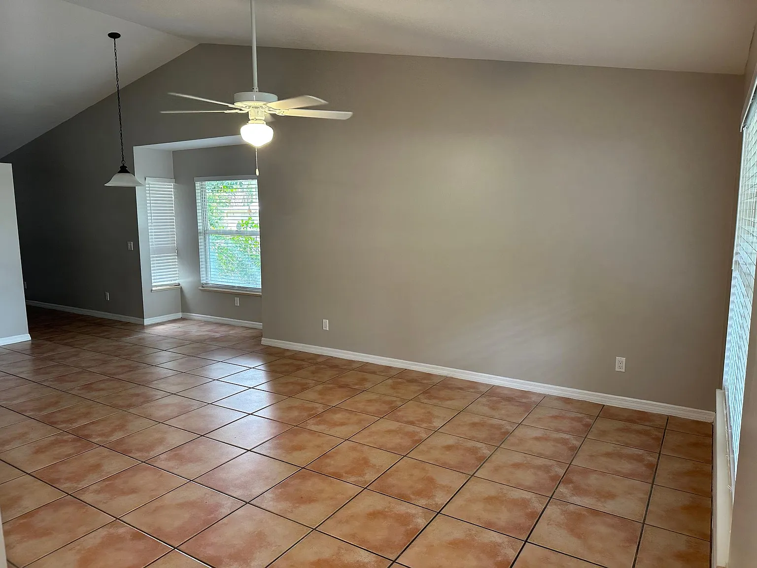 665 11th Pl — Photo 3
