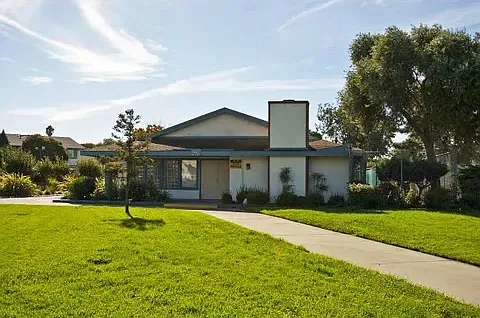 4562 Reyes Dr — Photo 25