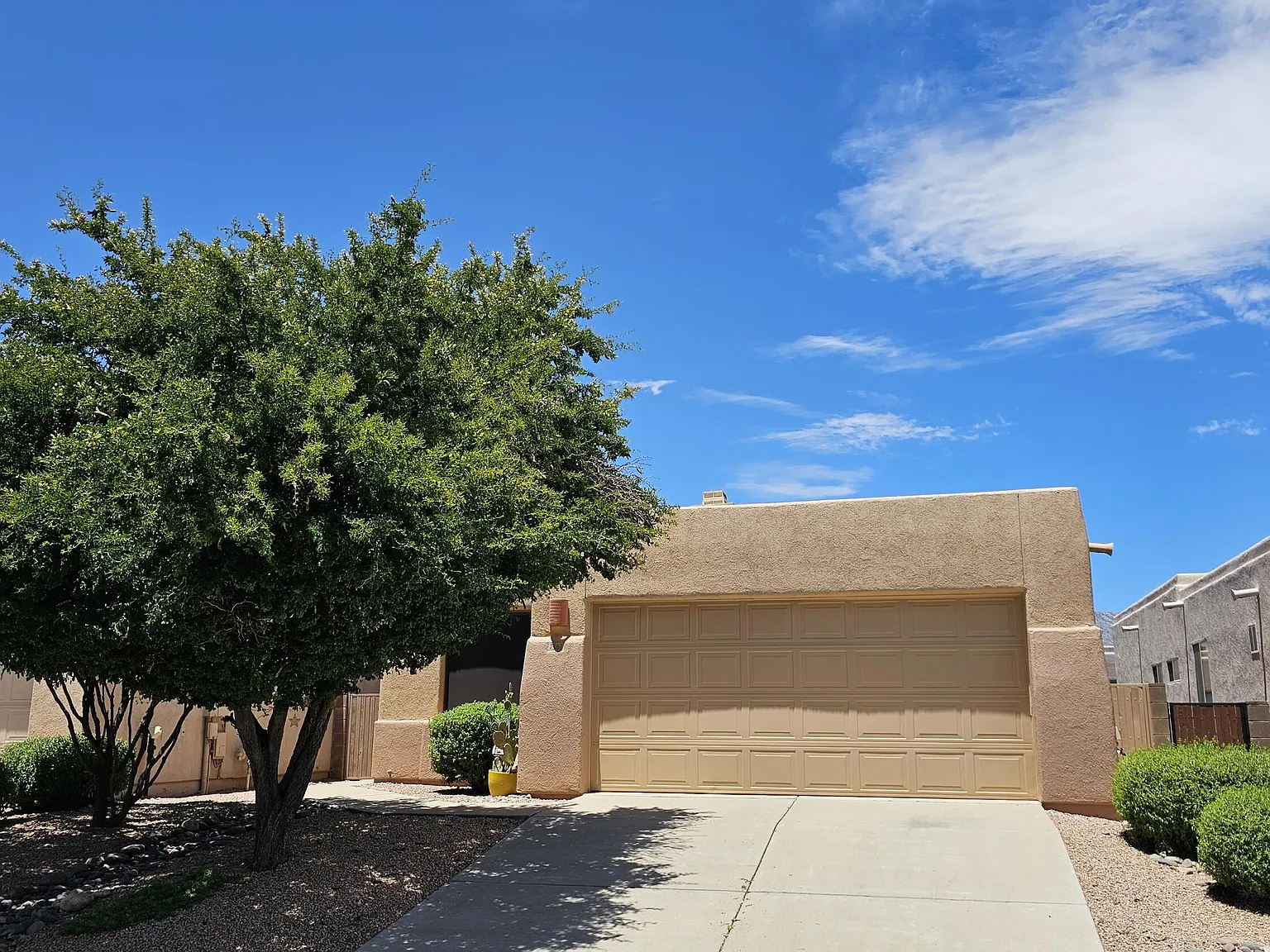 3 bed, 2.0 bath, 1273 sqft, $2,400 — Photo 1