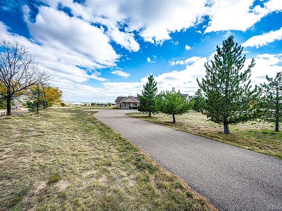 3rd image of 640 Green Gables Way LOT 88