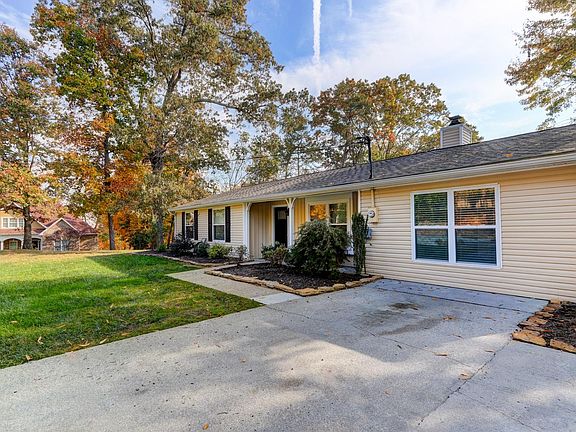 2nd image of 1700 Harts View Dr