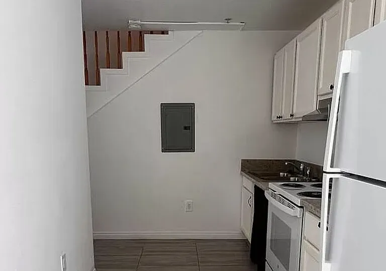 3105 Walton Ave #D — Photo 3