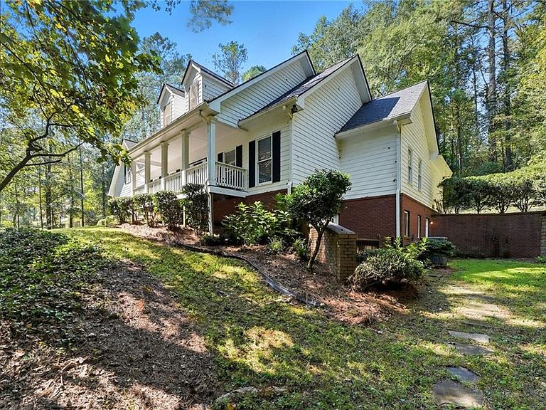Listing photo 3