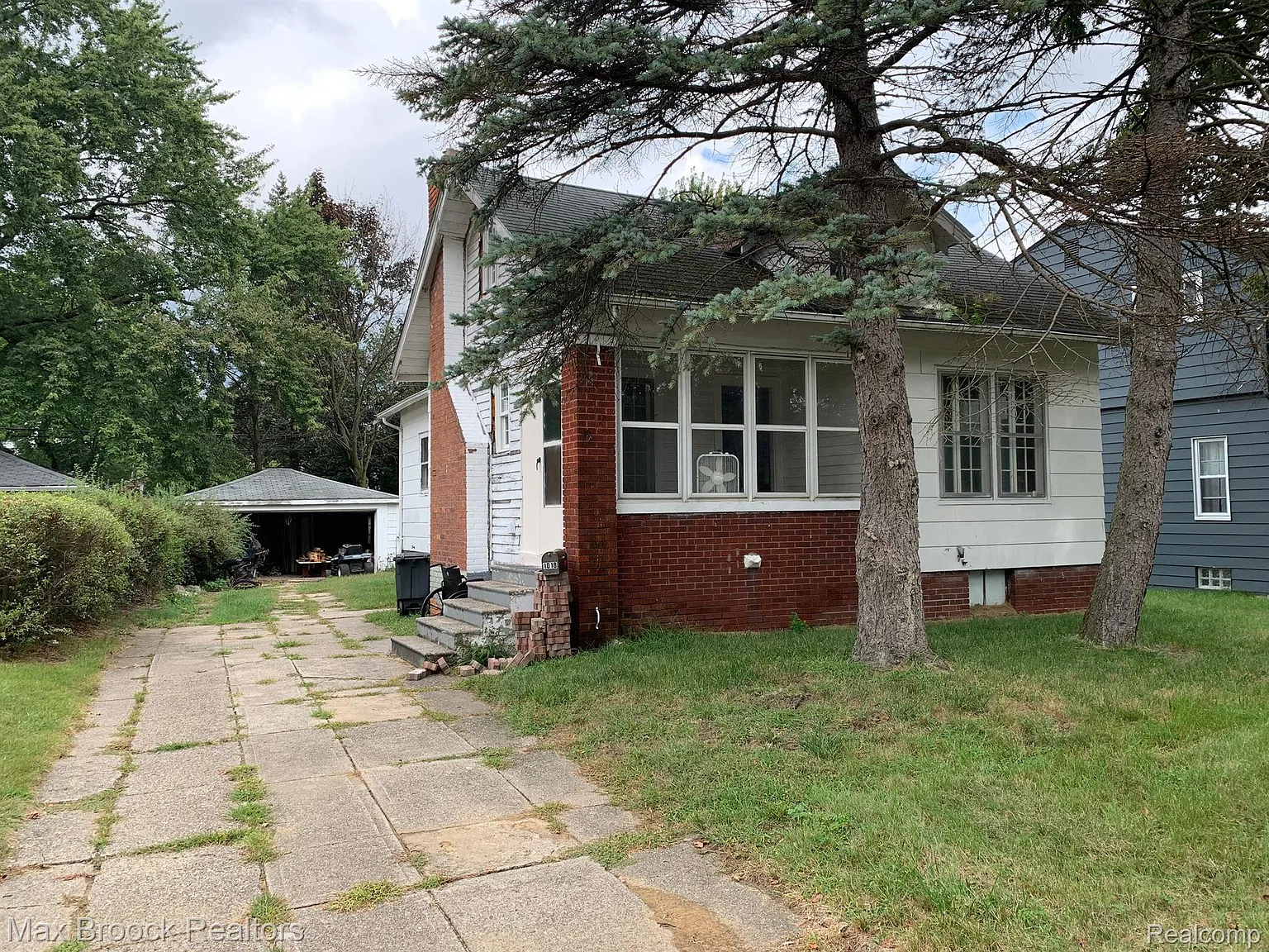 1018 Alberta St photo 1