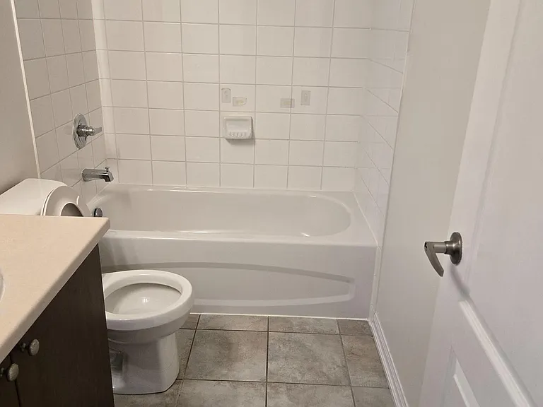 3120 Boxford Cres #5 — Photo 27