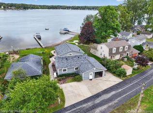 9749 Beverly Dr, Pinckney, MI 48169