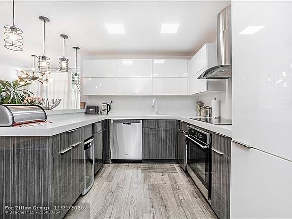 3rd image of 2750 NE 183rd St APT 609