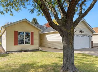 909 Willow Grove Cir, Waite Park, MN 56387