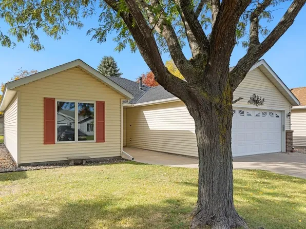 909 Willow Grove Cir, Waite Park, MN 56387
