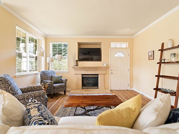 4th image of 4901 Summerlinn Way