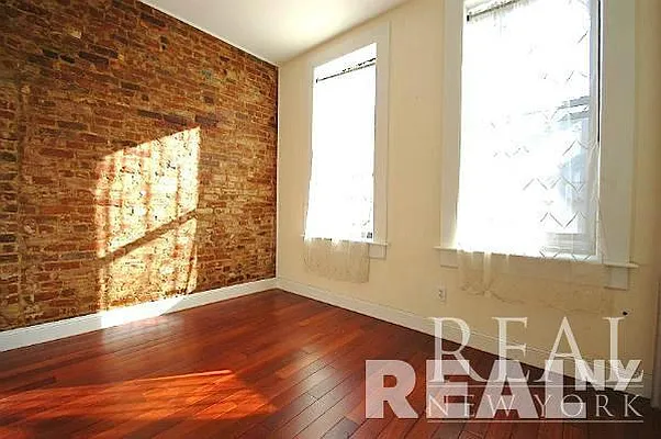 Rented by REAL New York | media 21