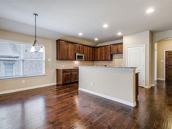 4th image of 2744 Calmwood Dr