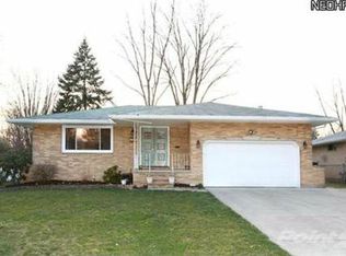 4528 Camellia Ln, North Olmsted, OH 44070