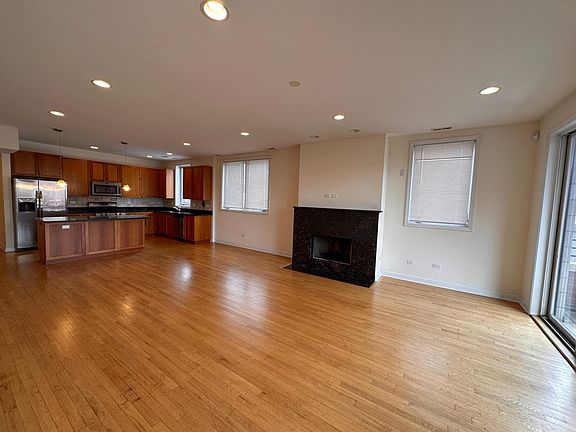 5th image of 1830 N Milwaukee Ave APT 304