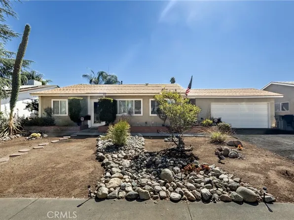 870 Falcon Ln, Redlands, CA 92374