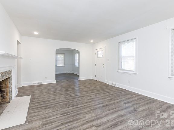 3rd image of 723 Finley Rd