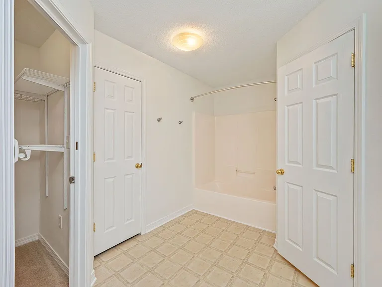 9750 Parker Lake Cir — Photo 20