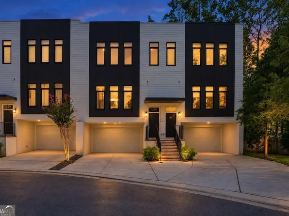 1099 Briar Cove Cir, Atlanta, GA 30329