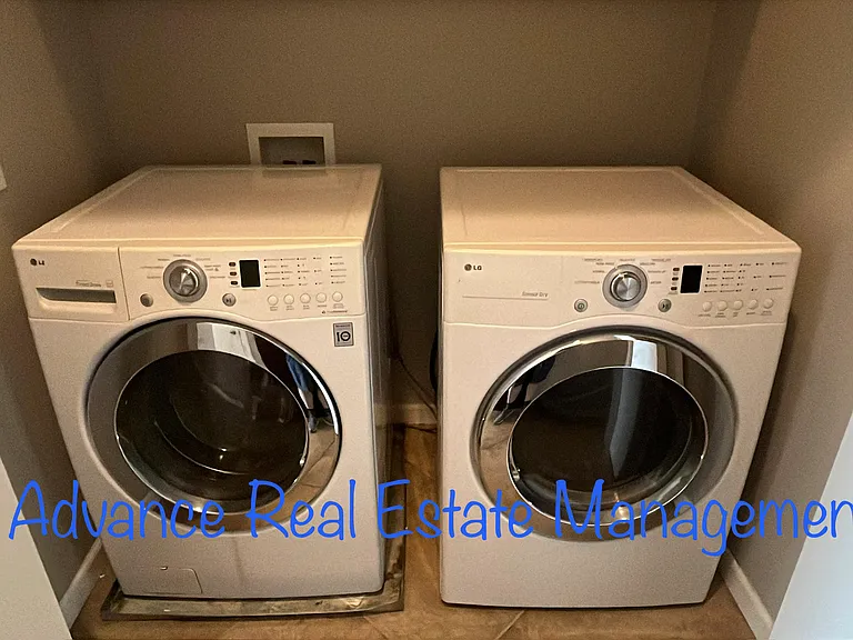3908 E Commerce Way — Photo 8