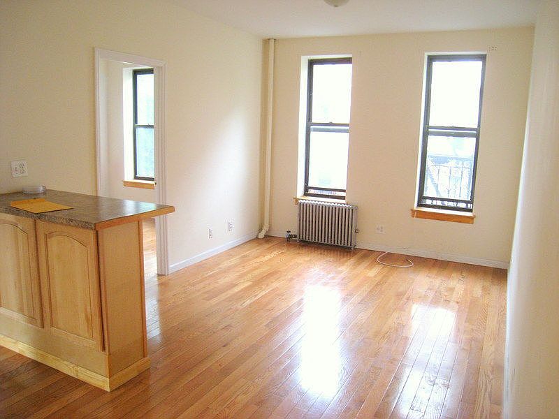 1st image of 304 E 5th St APT 2B