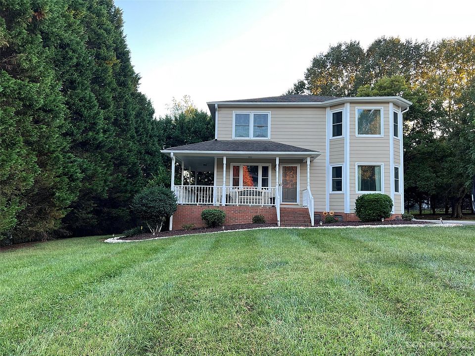 1st image of 2509 Saddlehorse Ln