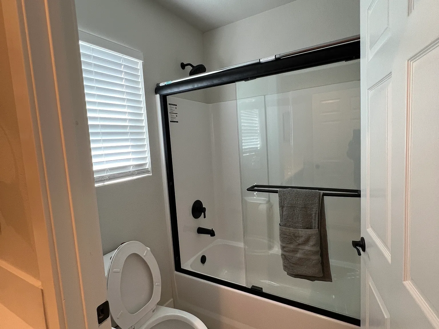 2 bed, $2,000 — Photo 4
