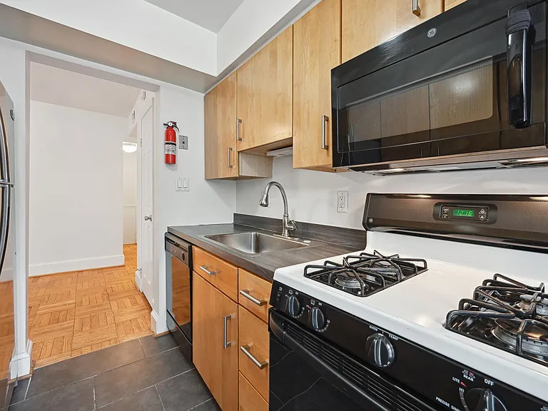 2727 Ordway St NW #3 — Photo 6