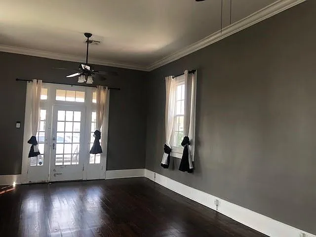 912 Newton St — Photo 3