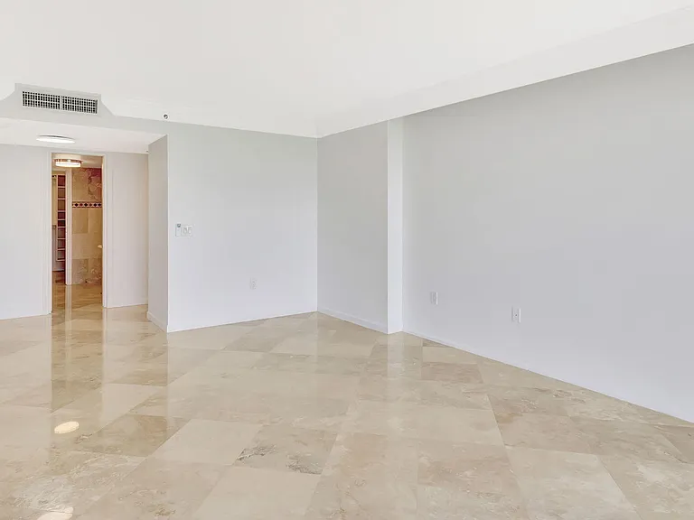 400 Beach Rd #103 — Photo 20