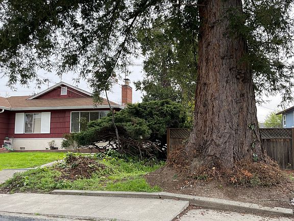 2nd image of 3012 Deseret Dr