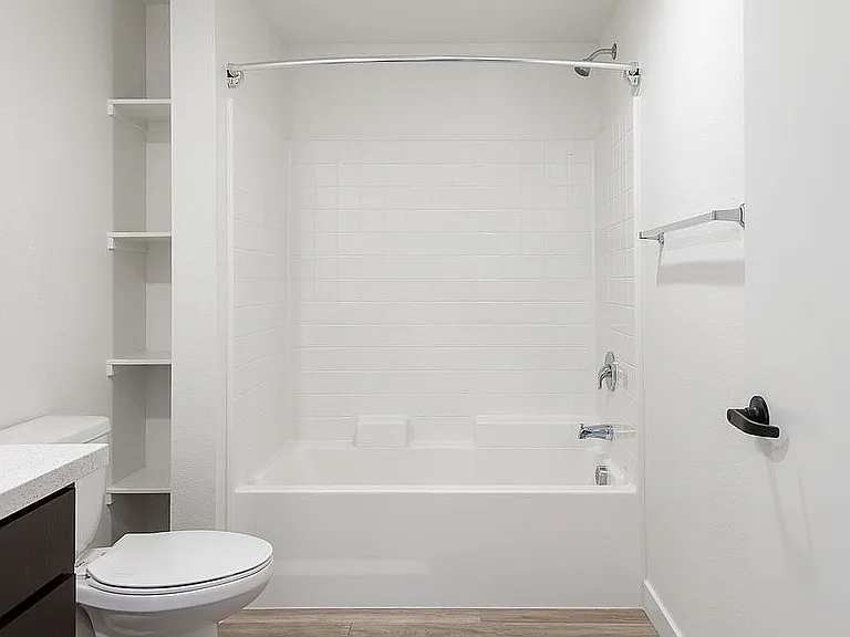 Large Bathroom With Soaking Tub