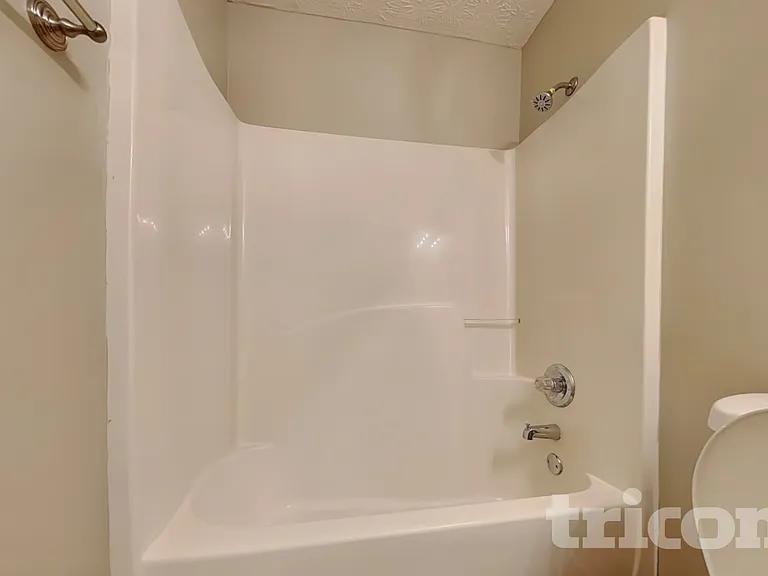 660 Tipperary Rd — Photo 11