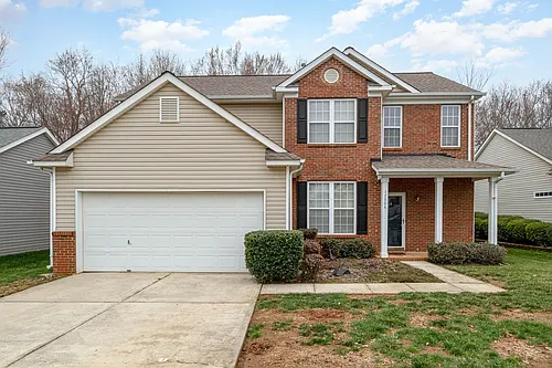 17304 Commons Crossing Dr Photo 1