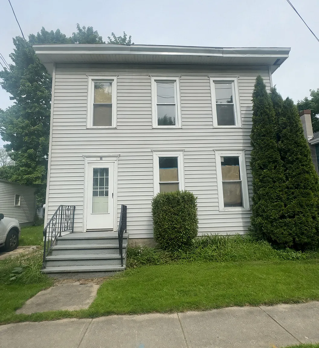 4 Lake Avenue - 2 — Photo 1