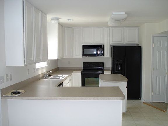 3rd image of 220 Carsons Ct
