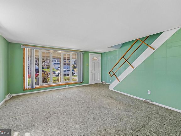 2nd image of 3527 Primrose Rd