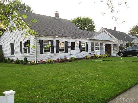 1st image of 42 Acorn Ln