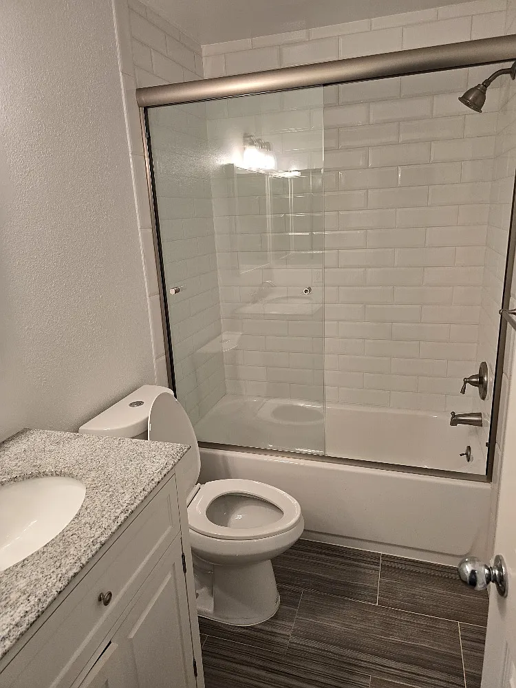 2 bed, 1000 sqft, $2,900 — Photo 3